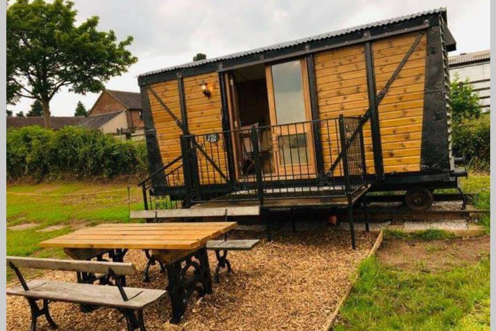 Malthouse Farm Cottage Carriage Dilhorne 外观 照片